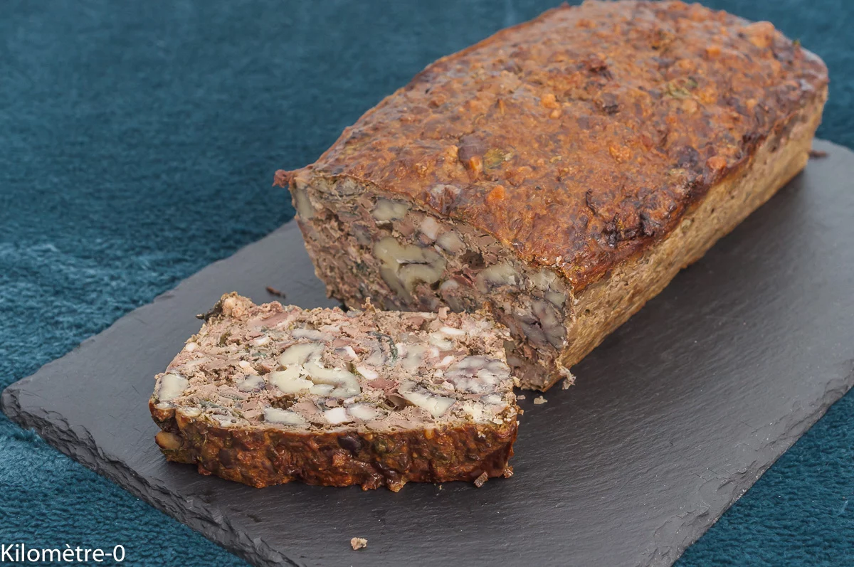 Photo de recette de terrine, pâté, foie, campagne, foies de volaille, saucisses, châtaignes, automne, anti gaspi, facile, rapide, économique, Kilomètre-0, blog de cuisine réalisée à partir de produits de saison et issus de circuits courts