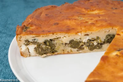 Photo de recette de Spanakopita, gâteau salé, végétarien, végé, épinards, feta, facile, pique nique, buffet, healthy, paysanne,Kilomètre-0, blog de cuisine réalisée à partir de produits de saison et issus de circuits courts