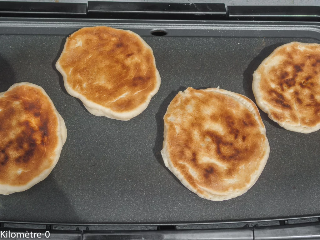 Pitas farcies aux lentilles façon arayes aux cerneaux de noix, épices, feta … - Étape 15