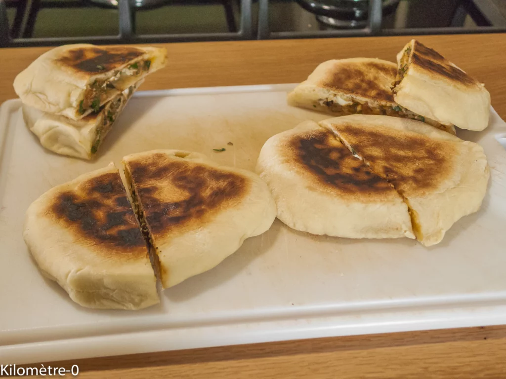 Pitas farcies aux lentilles façon arayes aux cerneaux de noix, épices, feta … - Étape 16