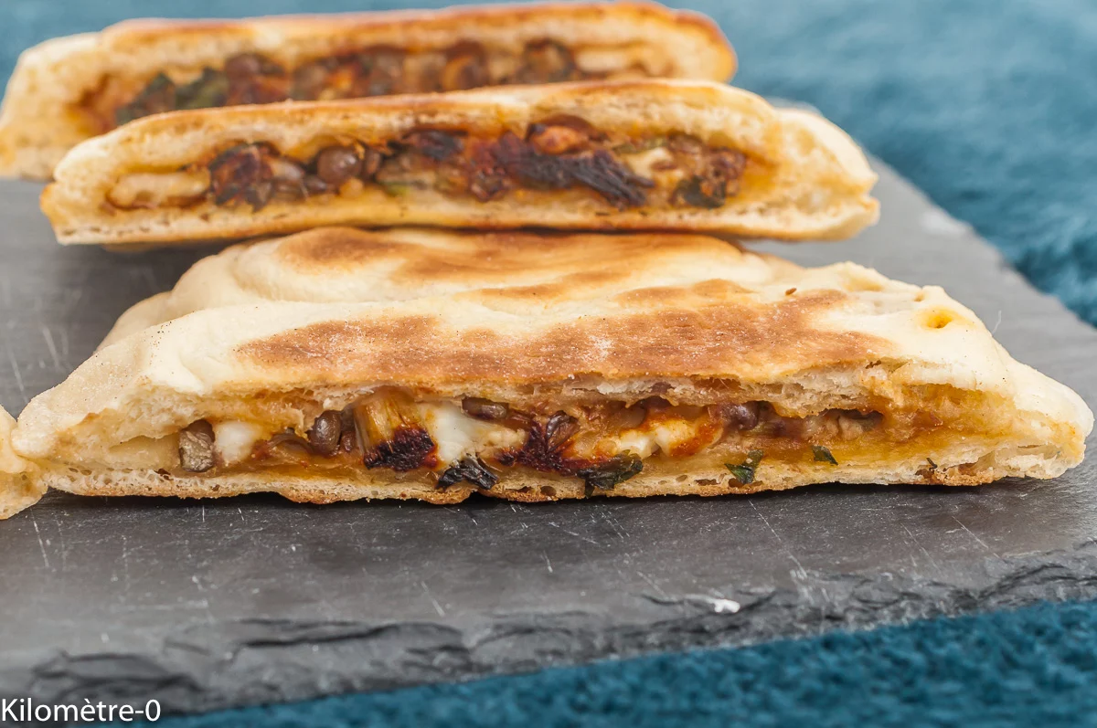 Photo de recette de pitas, farcies, lentilles, arayes, street food, pain plat, boulange, végé, feta, Kilomètre-0, blog de cuisine réalisée à partir de produits de saison et issus de circuits courts
