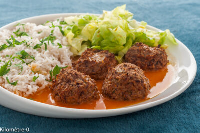 Photo de recette de boulettes, haricots rouges, chou fleur, sauce au curry, lait de coco, végétarien, végé, bio, facile, healthy, chou, Kilomètre-0, blog de cuisine réalisée à partir de produits de saison et issus de circuits courts