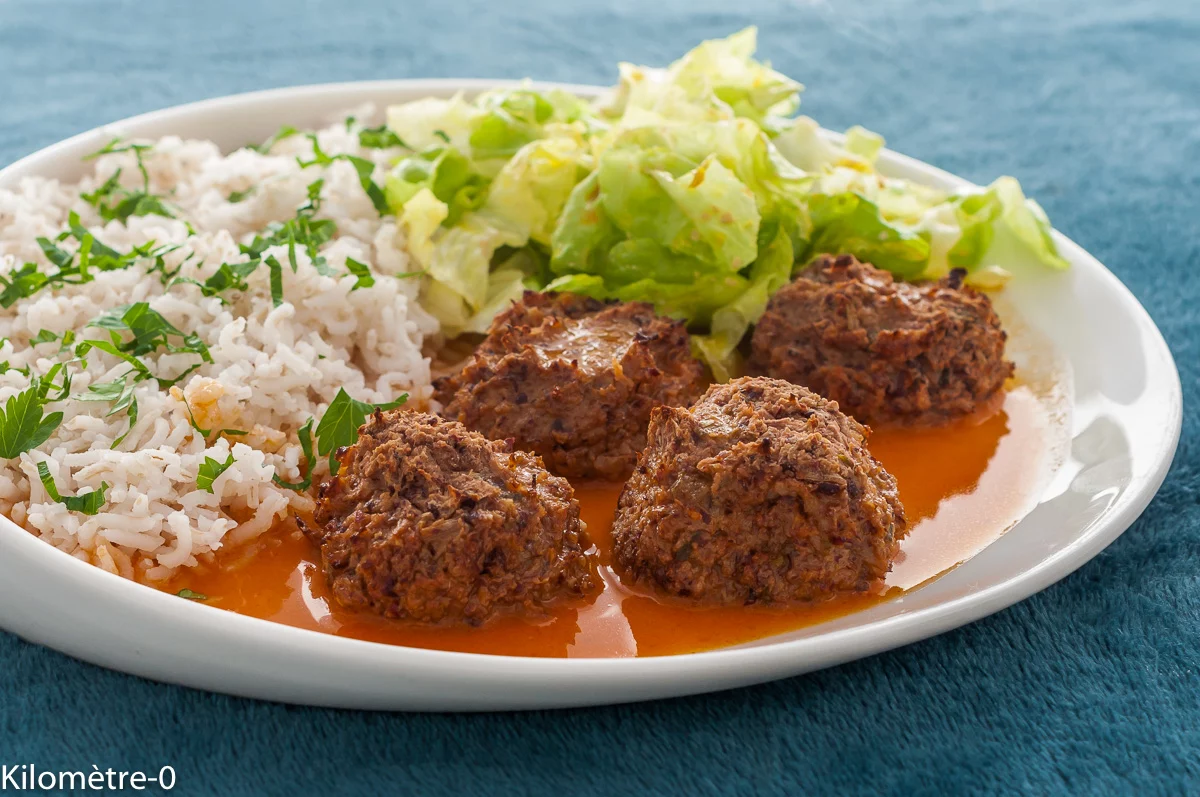 Photo de recette de boulettes, haricots rouges, chou fleur, sauce au curry, lait de coco, végétarien, végé, bio, facile, healthy, chou, Kilomètre-0, blog de cuisine réalisée à partir de produits de saison et issus de circuits courts