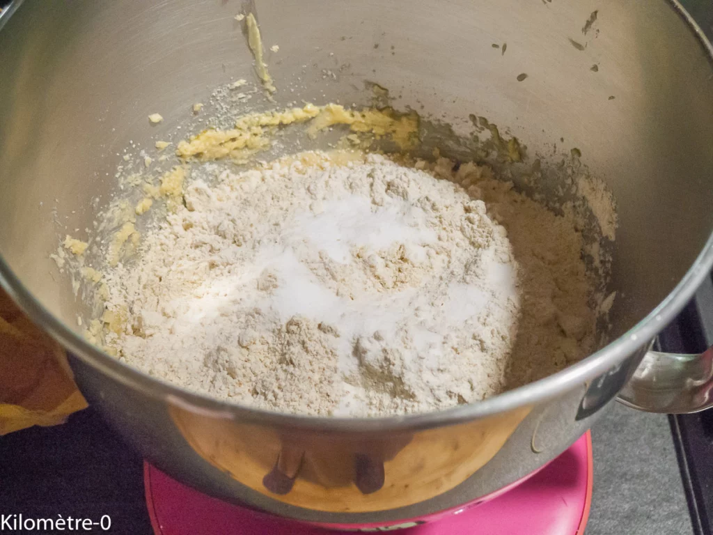 Gâteau du matin aux farines de petit épeautre, noix de coco et fruits rouges - Étape 3