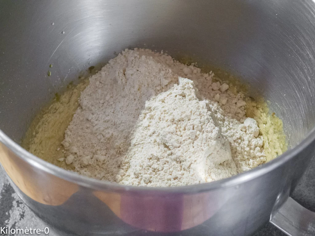 Gâteau du matin aux framboises et pistaches - Étape 3