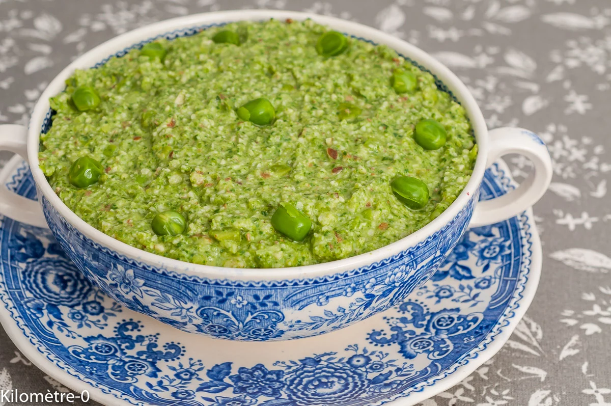 Photo de recette de pesto, sauce, légumes, petits pois, épinards, facile, rapide, healthy, végé, végétarien, bio, printemps, été, Kilomètre-0, blog de cuisine réalisée à partir de produits de saison et issus de circuits courts