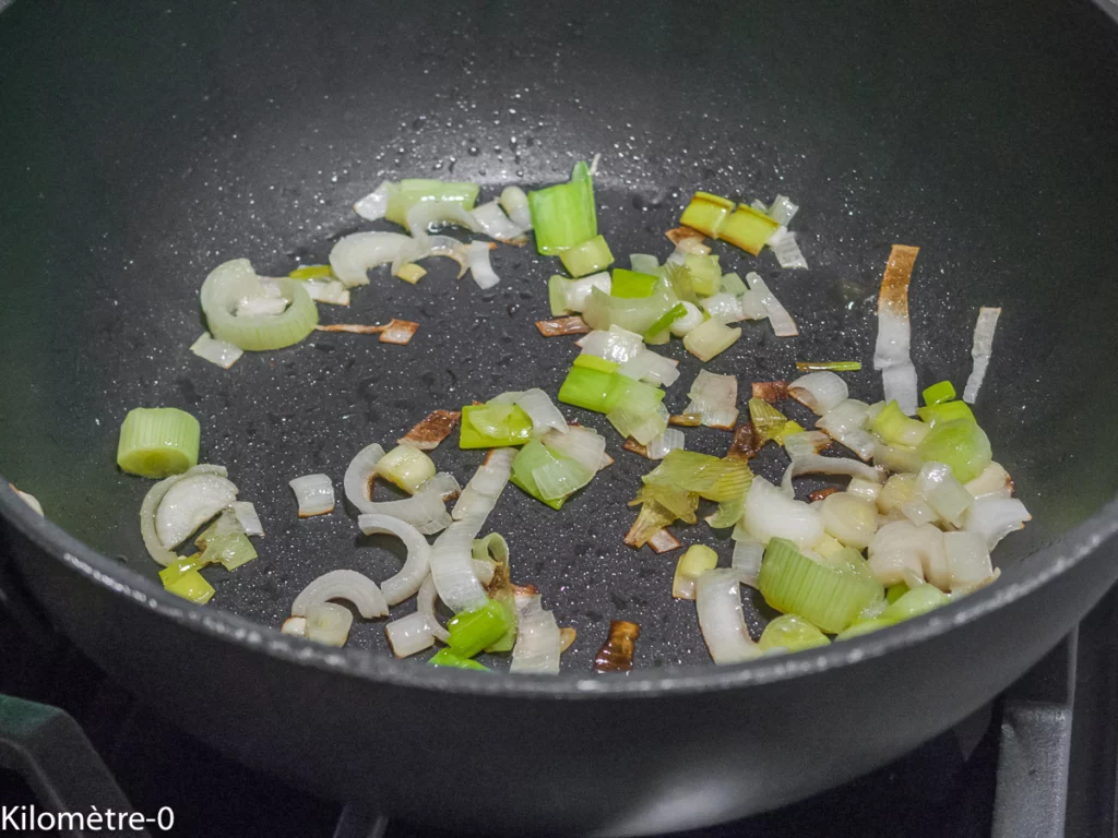 Soupe italienne aux haricots blancs, légumes, olives, amandes et crostini - Étape 2