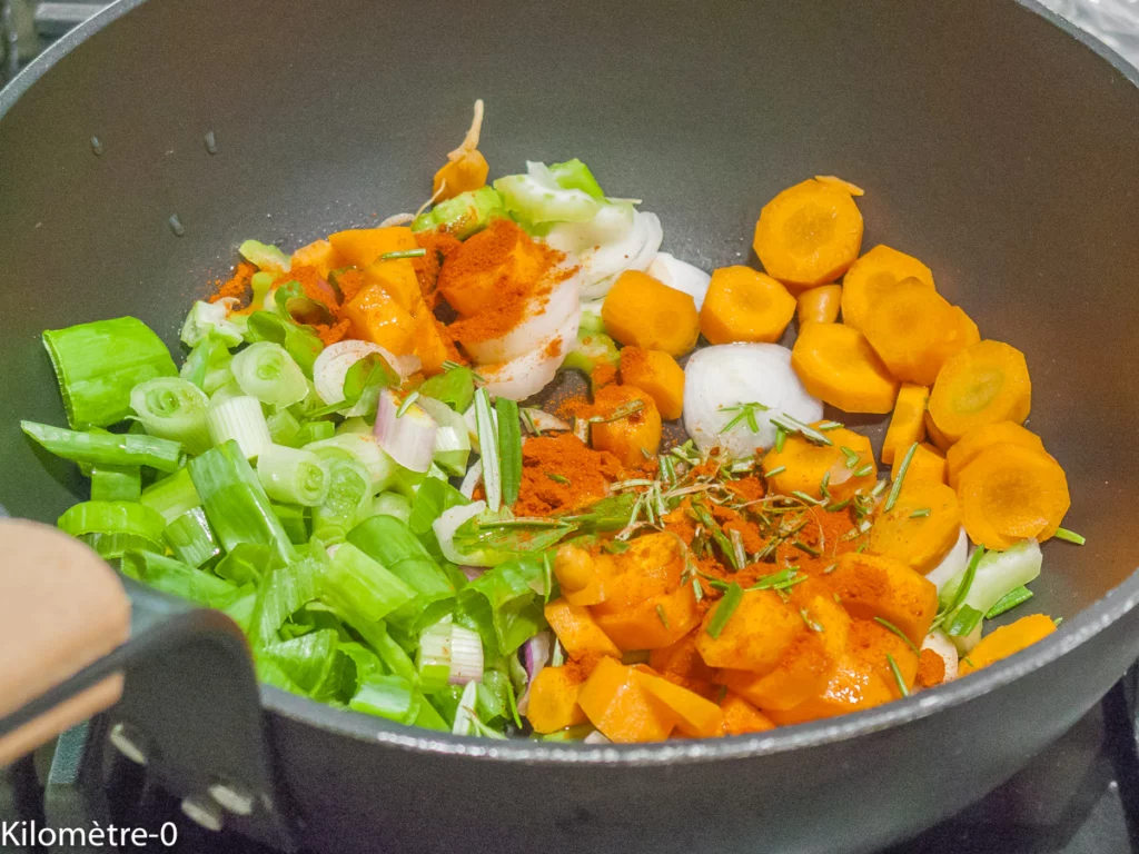 Soupe italienne aux haricots blancs, légumes, olives, amandes et crostini - Étape 3