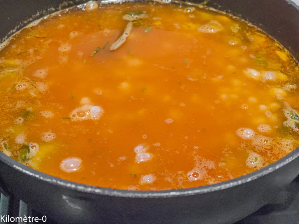 Soupe italienne aux haricots blancs, légumes, olives, amandes et crostini - Étape 6