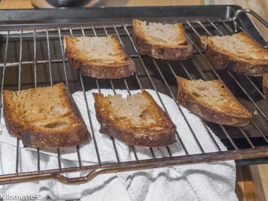 Soupe italienne aux haricots blancs, légumes, olives, amandes et crostini - Étape 8