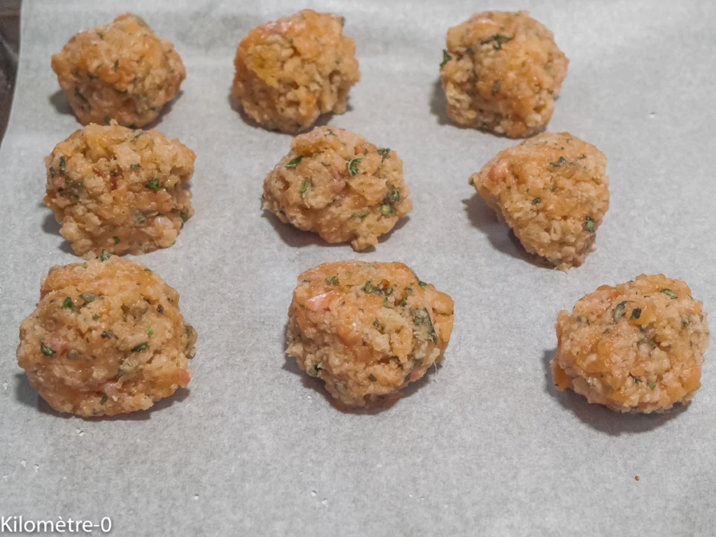 Boulettes de saumon, crème aux crevettes et oignons nouveaux - Étape 8