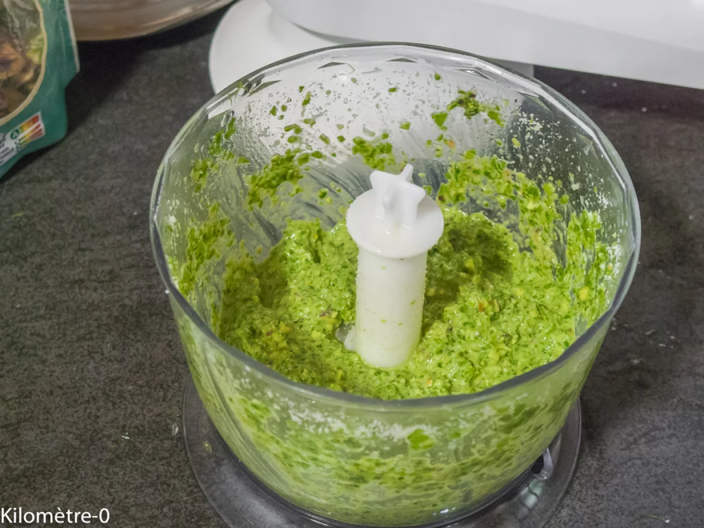 Moules au fenouil, courgette et pesto de fanes de radis - Étape 4
