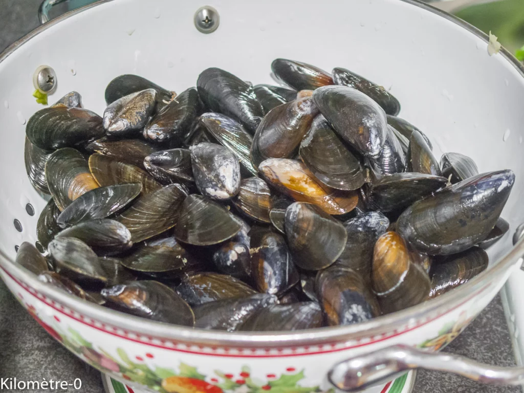 Moules au fenouil, courgette et pesto de fanes de radis - Étape 5