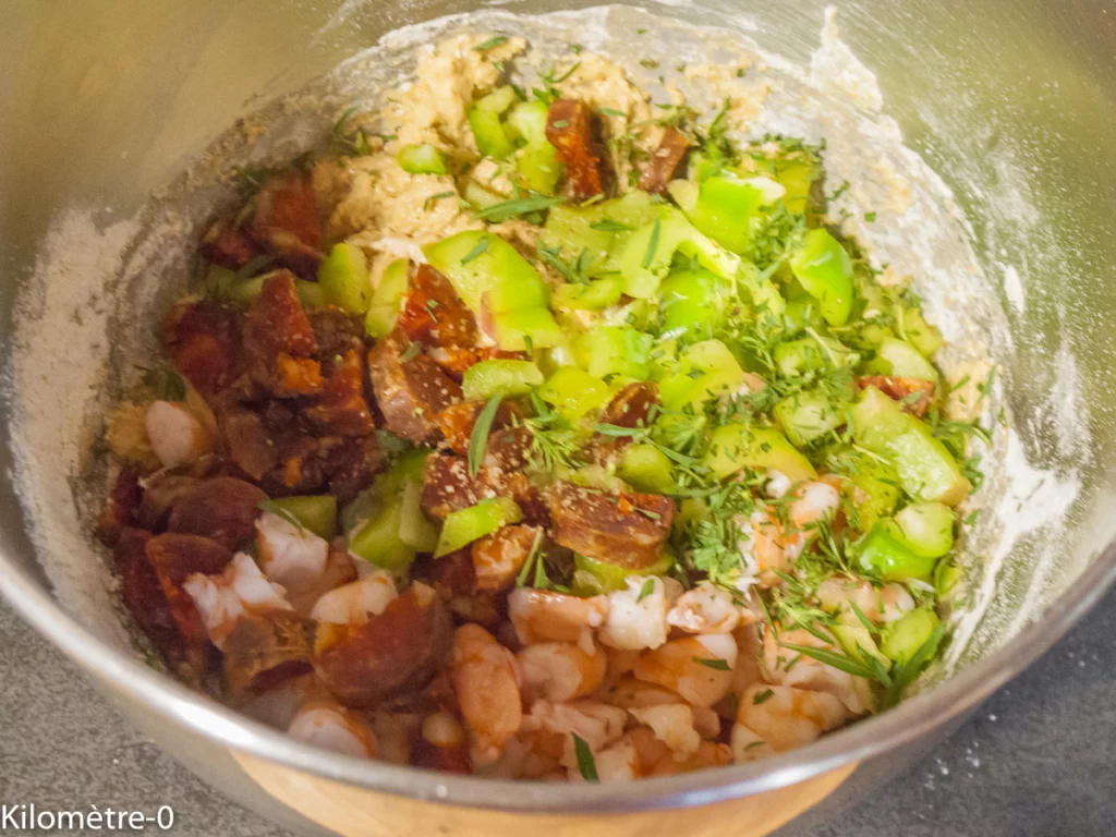 Cake salé au chorizo, crevettes et poivron vert - Étape 4