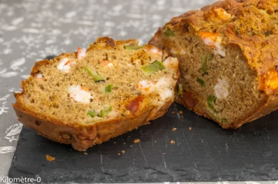 Photo de recette de cake, salé, chorizo, crevettes, crustacés, légumes, viande, poivron ver, apéro, pique nique, buffet, facile, rapide, farine de petit épeautre, tKilomètre-0, blog de cuisine réalisée à partir de produits de saison et issus de circuits courts