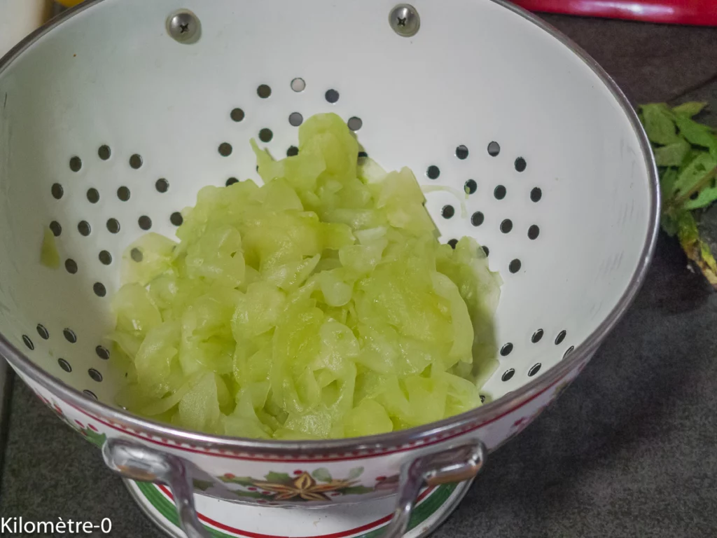 Tzatziki à la menthe - Étape 1