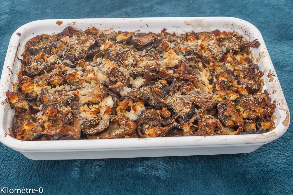 Photo de recette de moussaka, légère, gratin, aubergines, tomates, légumes, été, automne, feta, parmesan, origan, bio, facile, économique, Kilomètre-0, blog de cuisine réalisée à partir de produits de saison et issus de circuits courts