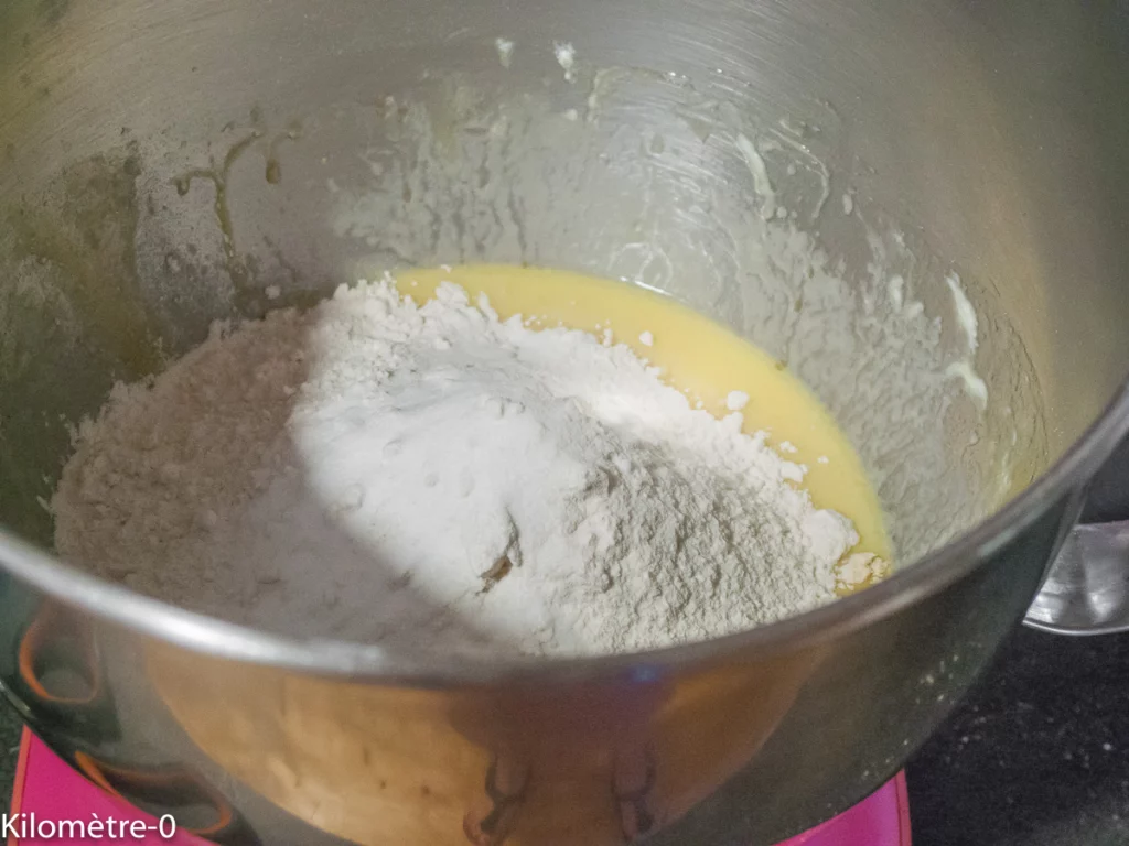 Cake salé au chorizo, haricots verts et olives - Étape 3