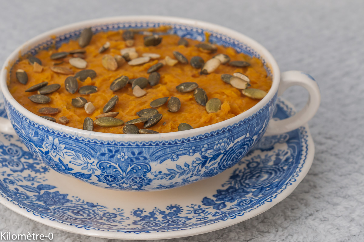 Photo de recette de houmous, tartinade,  carottes au four, légumes,  haricots blancs, végé, végétarien, apéro, légumineuses, facile, carottes, Kilomètre-0, blog de cuisine réalisée à partir de produits de saison et issus de circuits courts