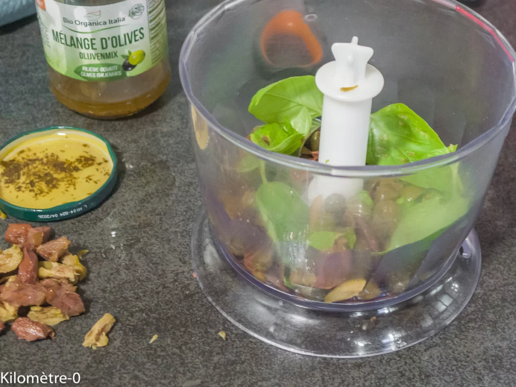 Pâtes aux aubergines et pesto aux olives et aux câpres - Étape 1