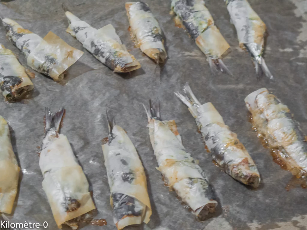 Salade de tomates aux sardines farcies à l&rsquo;origan et enroulées dans de la pâte filo - Étape 4