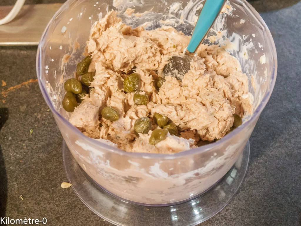 Baguette aux graines farcie au thon, œufs, olives et câpres - Étape 5