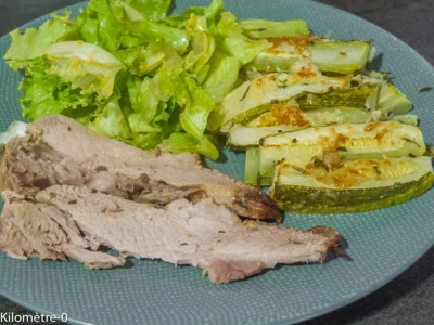 Photo de recette de viande, porc, cochon, travers de porc, spare ribs, grillade,  moutarde, frites de courgettes, légumes, fromage, Kilomètre-0, blog de cuisine réalisée à partir de produits de saison et issus de circuits courts