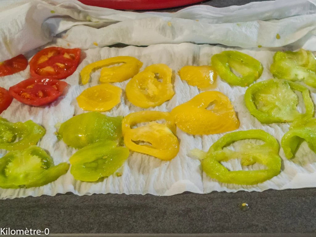 Salade de tomates, mozzarella et granola salé - Étape 1