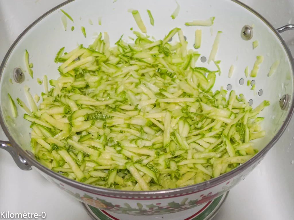 Bouchées salées aux courgettes, à l’emmental et au chorizo - Étape 1