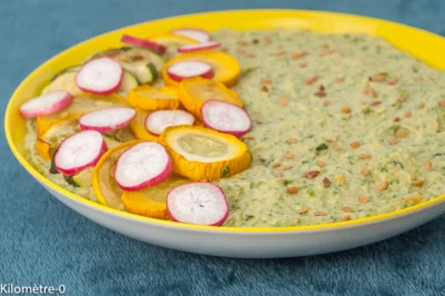 Photo de recette de tartinade, houmous, bowl ,courgettes, légumes, économique, fanes, radis, végé, végétarien, healthy, facile, Kilomètre-0, blog de cuisine réalisée à partir de produits de saison et issus de circuits courts