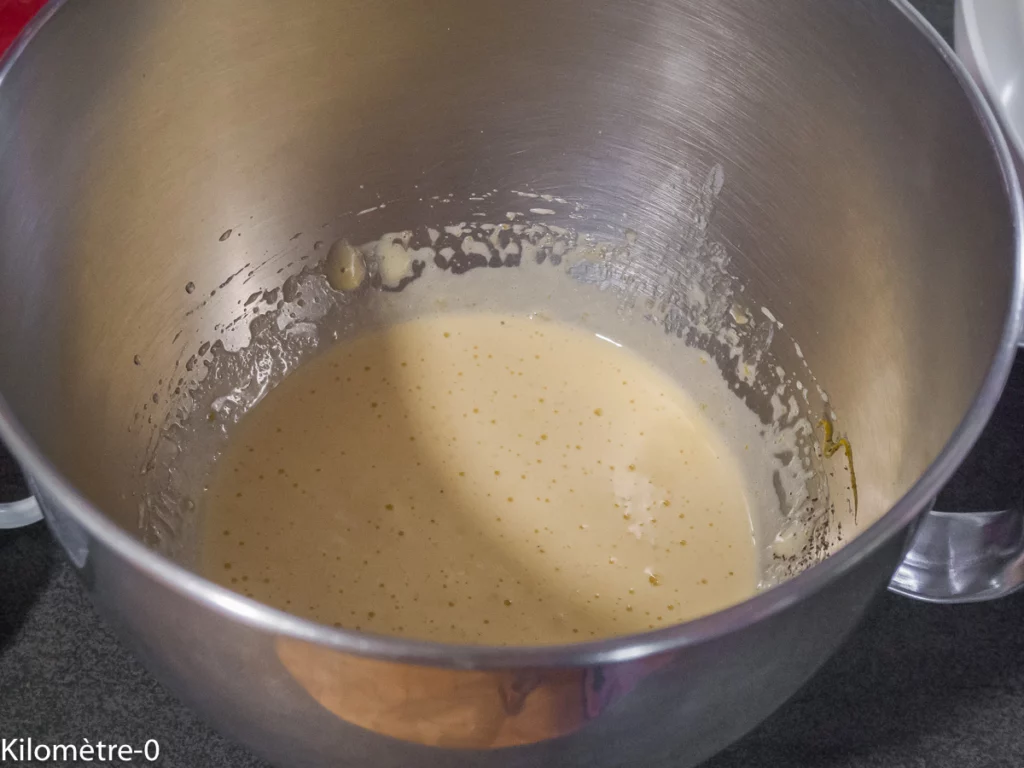 Gâteau fondant aux poires et à la liqueur de litchi - Étape 6