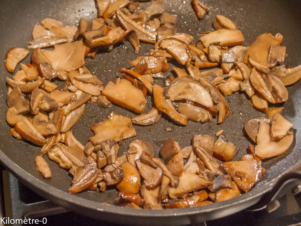 Poêlée de brocolis aux châtaignes, chorizo et champignons - Étape 3