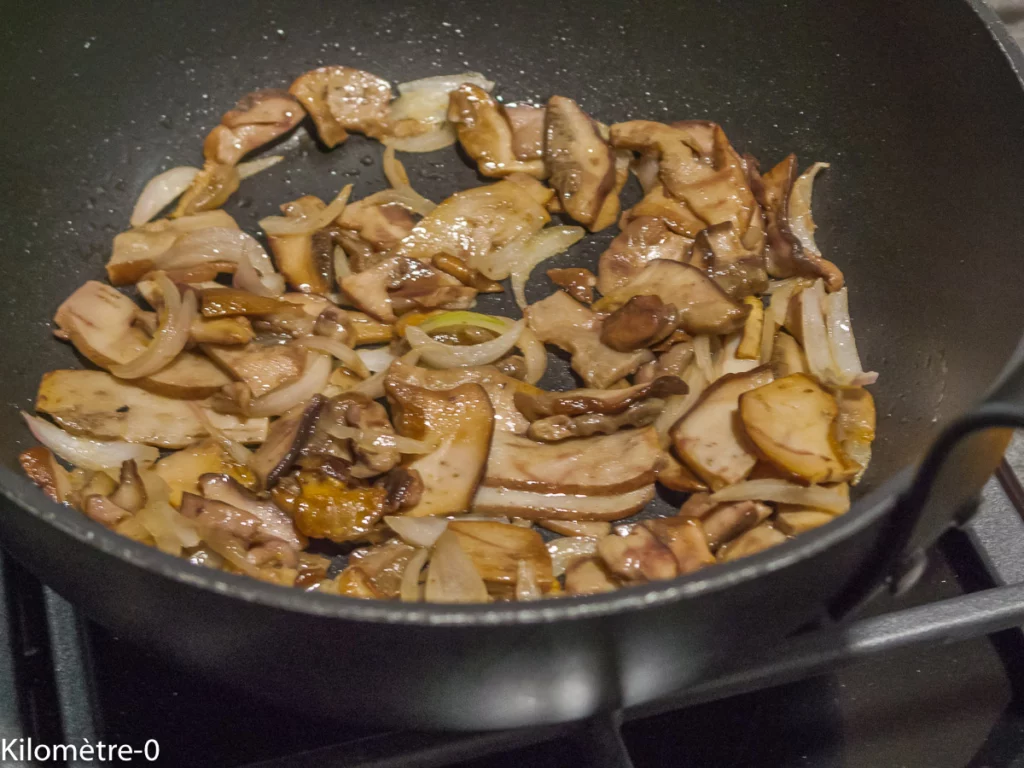 Tagliatelles de petit épeautre aux cèpes, brocolis et tofu mariné à la japonaise - Étape 6