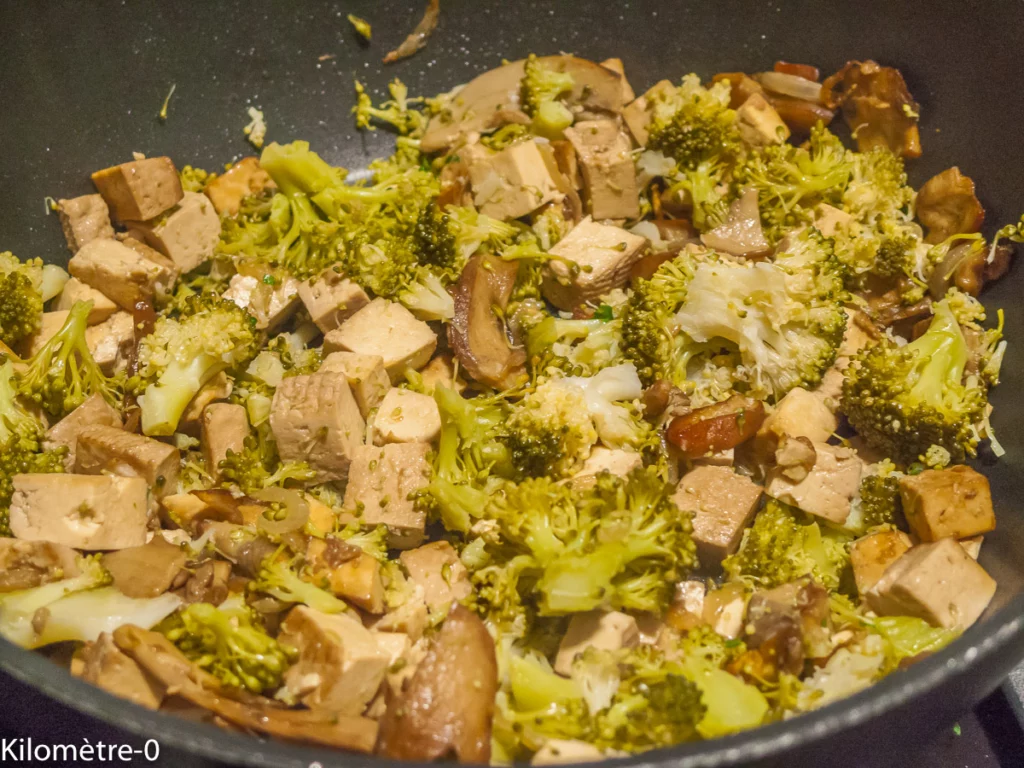 Tagliatelles de petit épeautre aux cèpes, brocolis et tofu mariné à la japonaise - Étape 7