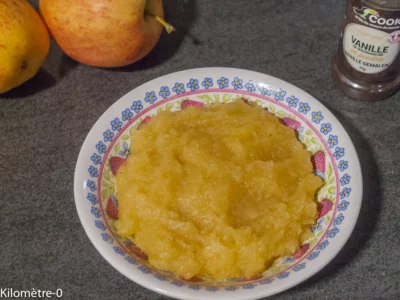 Photo de recette de compote de pommes, maison, facile, rapide, fruits, automne, hiver, sain, dessert, léger, bio, Kilomètre-0, blog de cuisine réalisée à partir de produits de saison et issus de circuits courts