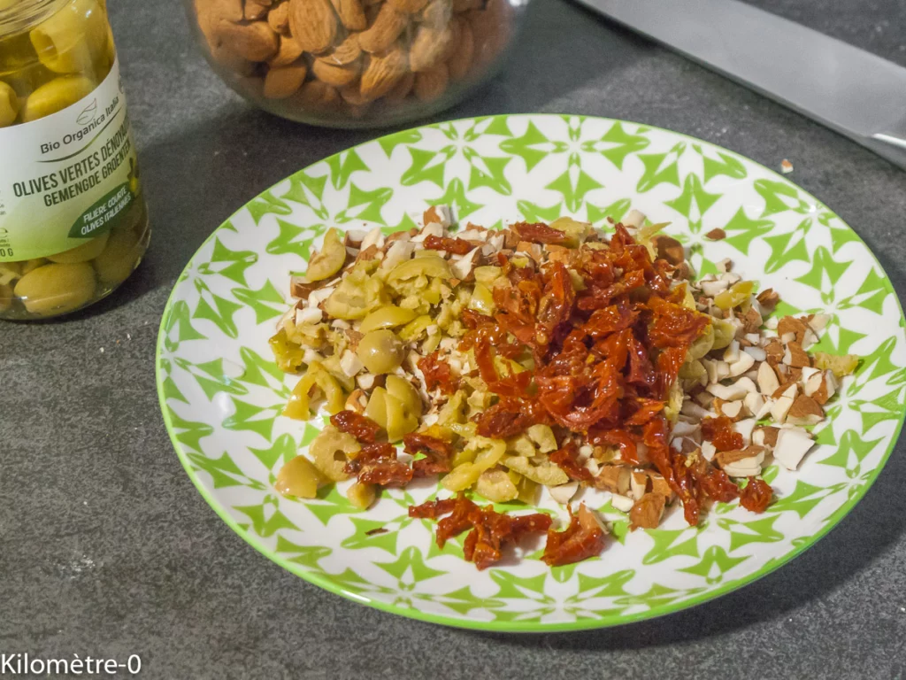 Croquants aux amandes, tomates séchées et olives - Étape 2