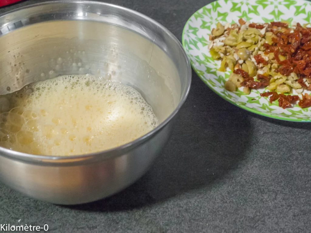 Croquants aux amandes, tomates séchées et olives - Étape 3