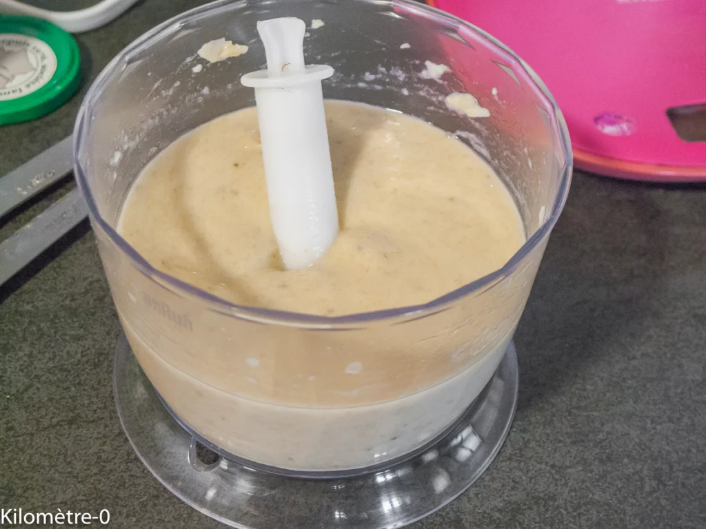 Gâteau du matin aux farines de blé ancien, de pois chiches et de sarrasin, aux bananes et pépites de chocolat - Étape 1