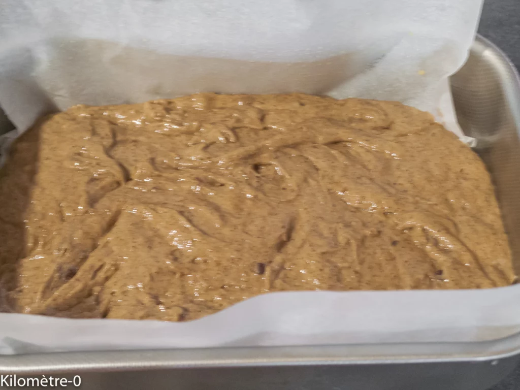 Gâteau du matin aux farines de blé ancien, de pois chiches et de sarrasin, aux bananes et pépites de chocolat - Étape 6