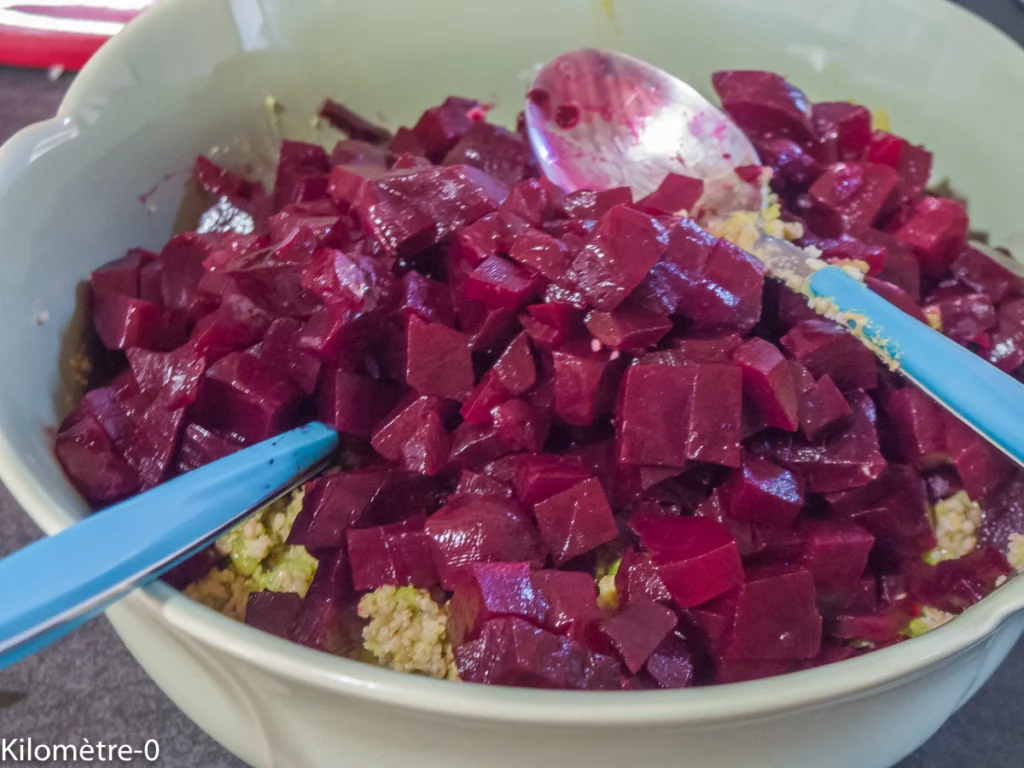 Salade de pois cassés à la semoule de petit épeautre, betterave, radis et persil - Étape 6