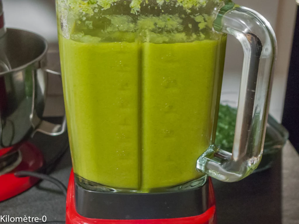 Soupe aux carottes, brocolis et fanes de radis, saint jacques et fromage râpé - Étape 6