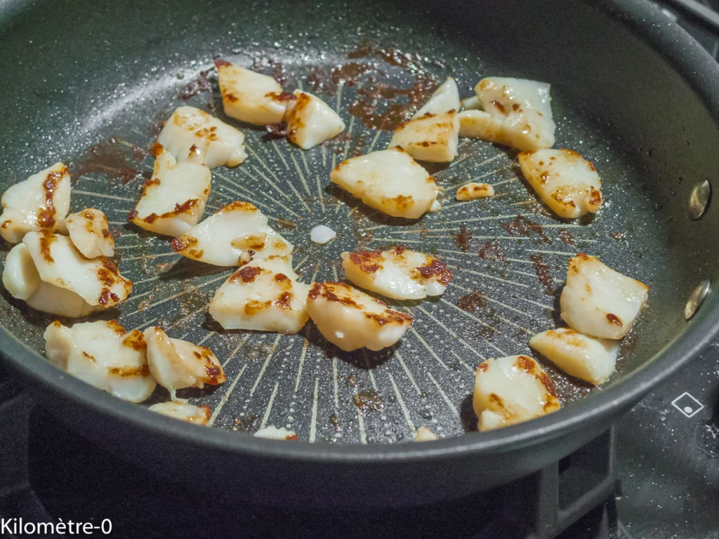 Soupe aux carottes, brocolis et fanes de radis, saint jacques et fromage râpé - Étape 7