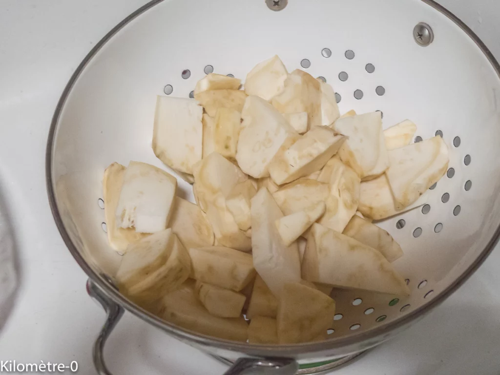 Soupe de céleri rave aux pruneaux - Étape 1