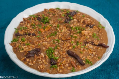 Photo de recette de Soupe, velouté, potage, automner, hiver, facile, consistant, sucré salé,  légumes,  céleri rave, pruneaux, bio, Kilomètre-0, blog de cuisine réalisée à partir de produits de saison et issus de circuits courts