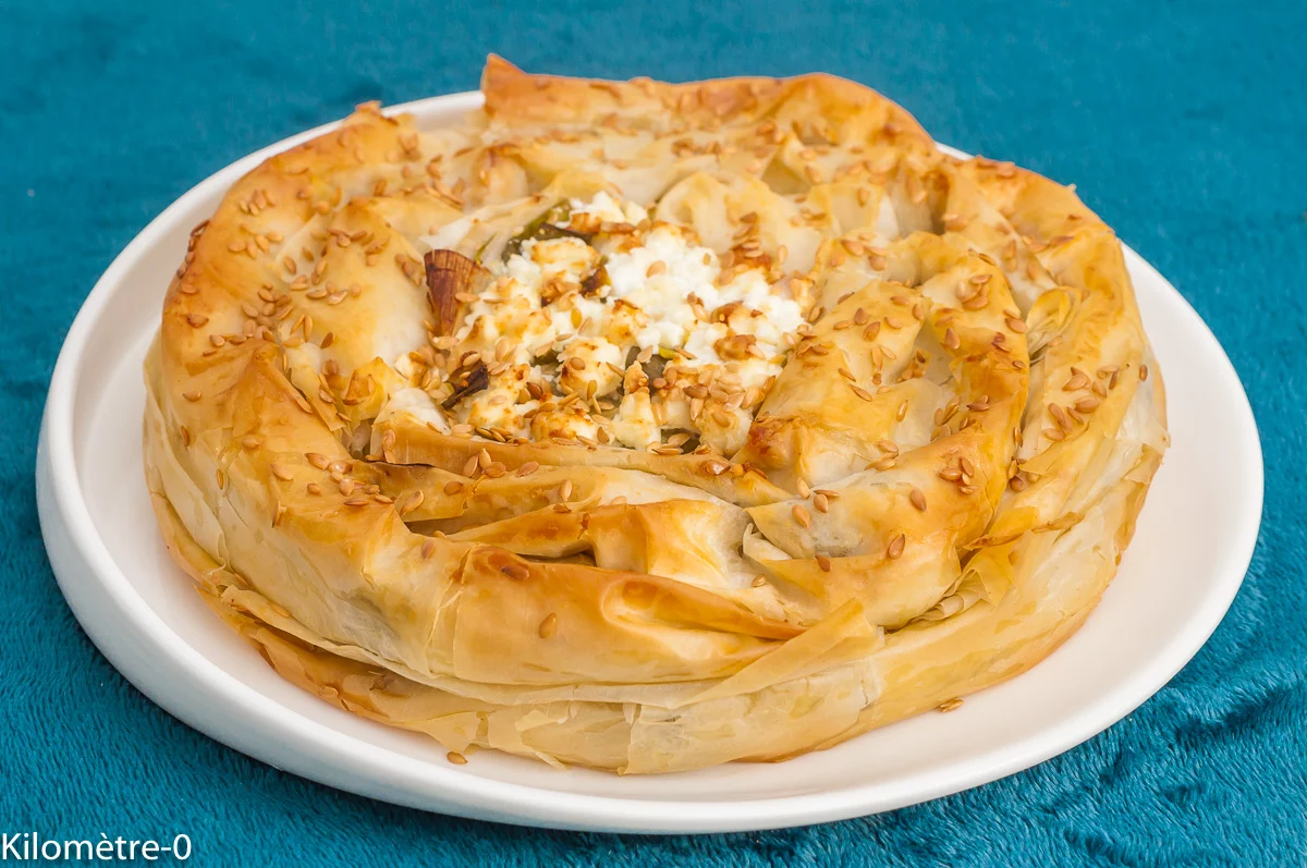 Photo de recette de cuisine du monde, filo, végé, végétarien, feta, poireau, automne, hiver, facile, zelnik, poireaux, gourmand, croquant, Kilomètre-0, blog de cuisine réalisée à partir de produits de saison et issus de circuits courts