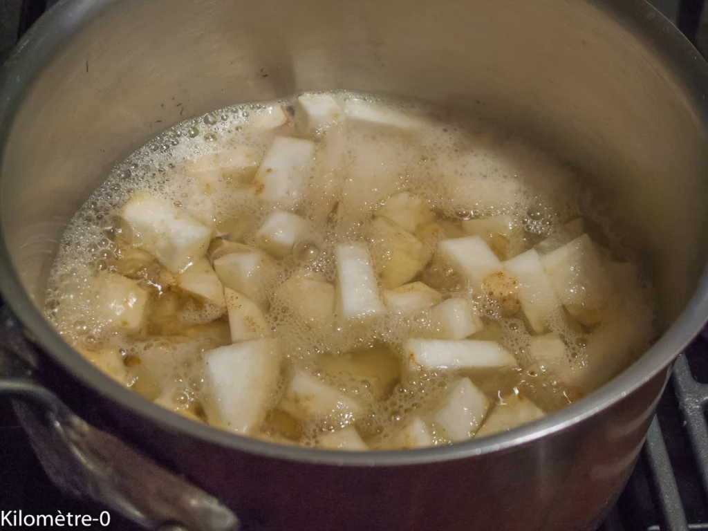 Soupe de céleri aux châtaignes et noix - Étape 1