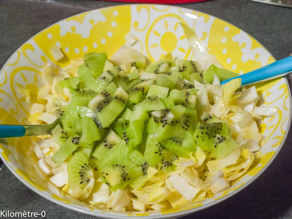 Salade d&rsquo;endives aux kiwis, comté et noisettes - Étape 3