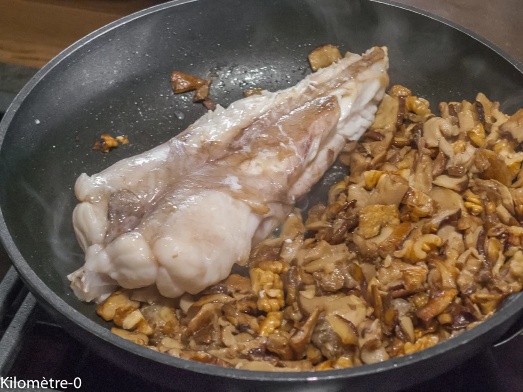 Lotte aux cèpes, noix et câpres - Étape 6