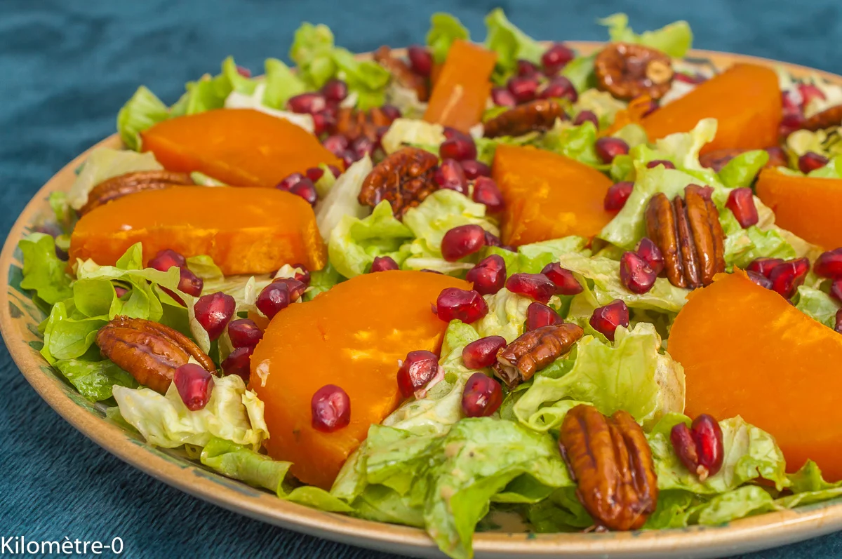Photo de recette de salade, salade composée, salade complète, légumes, fruits, patates douce, noix de pécan, facile, rapide, léger, grenade, bio, Kilomètre-0, blog de cuisine réalisée à partir de produits de saison et issus de circuits courts