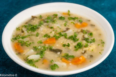 Photo de recette de potage, soupe, légumineuses, lentilles corail, lentilles, carotte, poireaux, navet, légumes d'hiver, bio, facile, légère, automne, hiver, Kilomètre-0, blog de cuisine réalisée à partir de produits de saison et issus de circuits courts